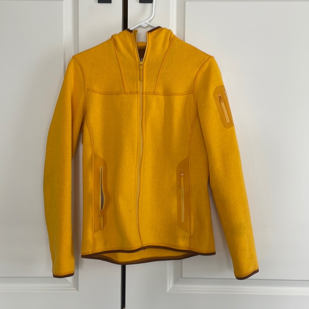 Arc’teryx full zip hooded hiking sweatshirt